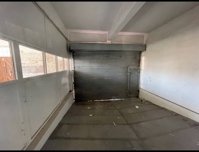 1,579M² FACTORY FOR SALE IN GARDENS